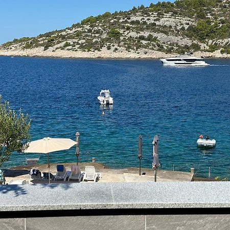 Direkt Am Meer-Apartments Puntaplanka Рогозница Екстериор снимка