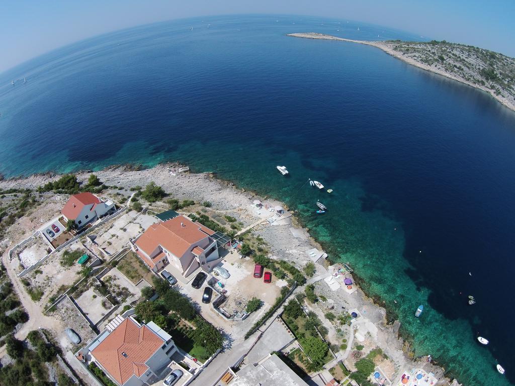 Direkt Am Meer-Apartments Puntaplanka Рогозница Екстериор снимка
