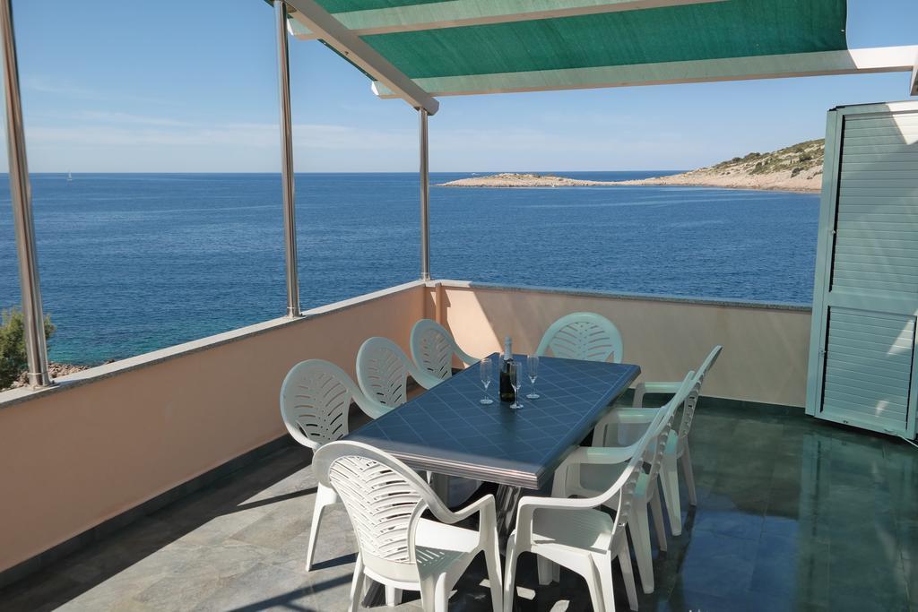 Direkt Am Meer-Apartments Puntaplanka Рогозница Екстериор снимка