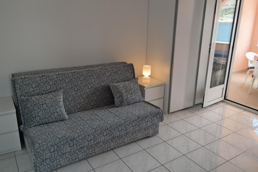 Direkt Am Meer-Apartments Puntaplanka Рогозница Екстериор снимка