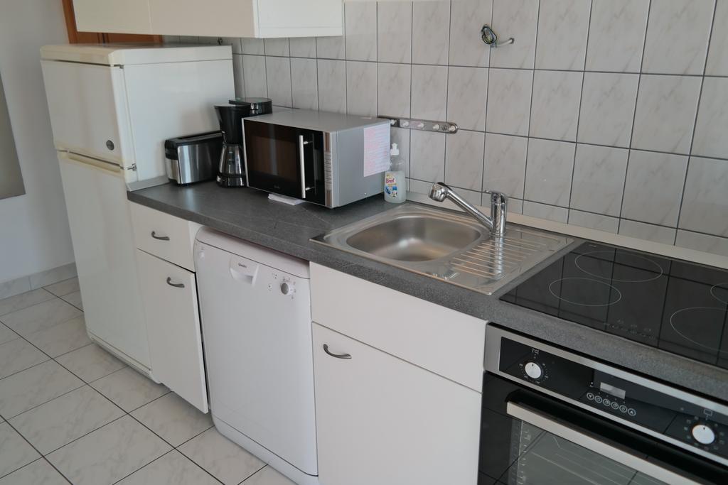 Direkt Am Meer-Apartments Puntaplanka Рогозница Екстериор снимка
