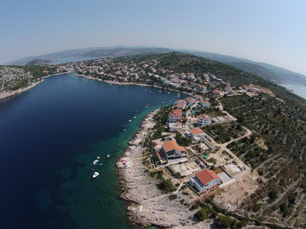 Direkt Am Meer-Apartments Puntaplanka Рогозница Екстериор снимка
