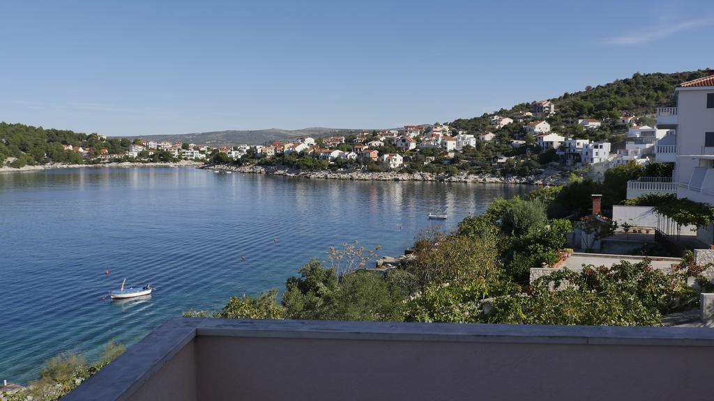 Direkt Am Meer-Apartments Puntaplanka Рогозница Екстериор снимка